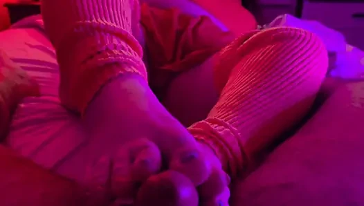 Sepong kontol ceroboh, footjob dan ngentot? Jinki!