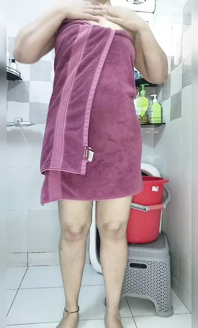 Desi Bhabhi having fun in shower