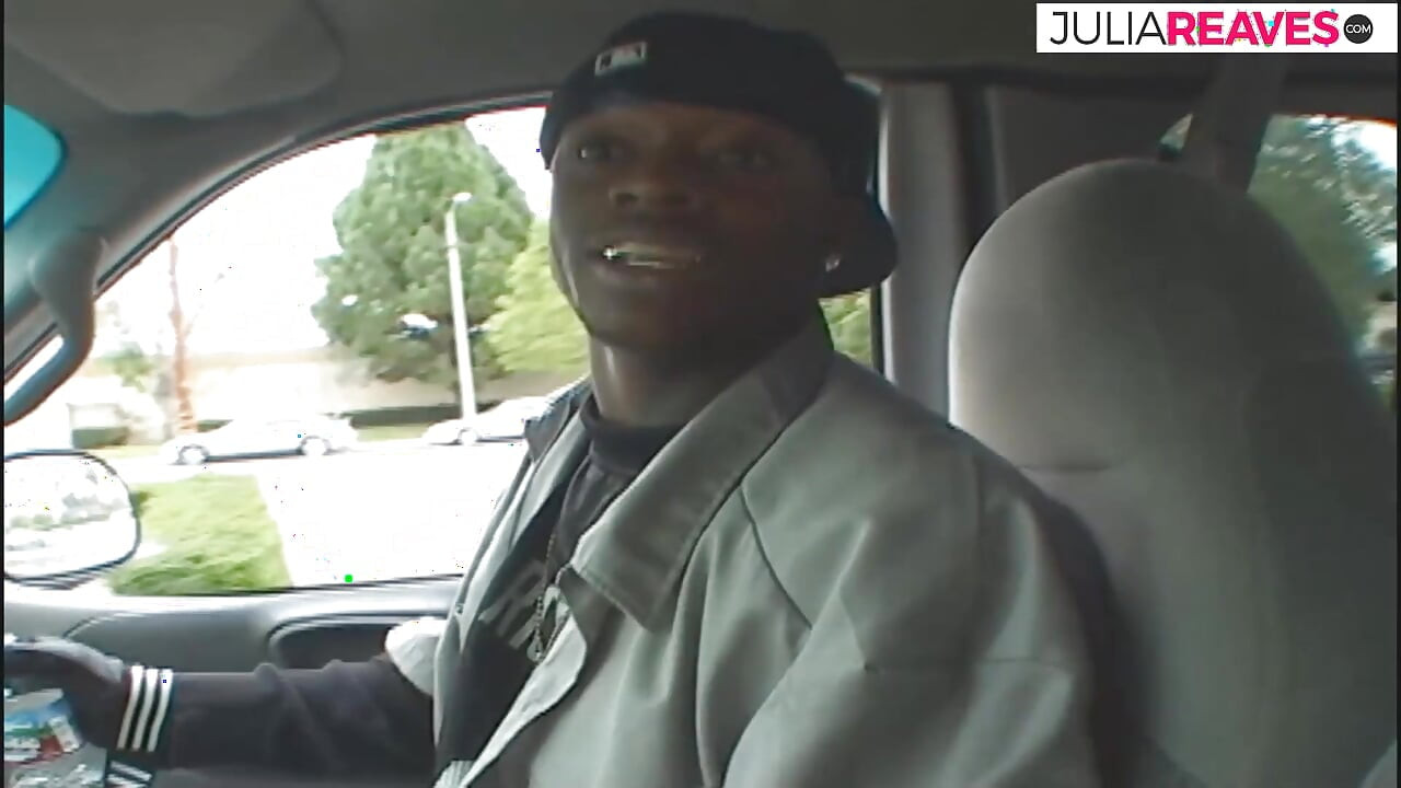 दो बड़े लंडों द्वारा जोरदार चुदाई के बाद सेक्सी लड़की वीर्य खाती है