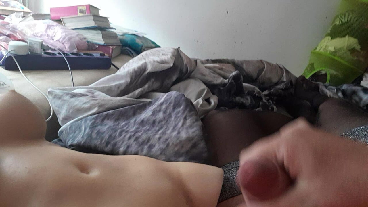 CumslutFleur için özel olarak boşalıyor