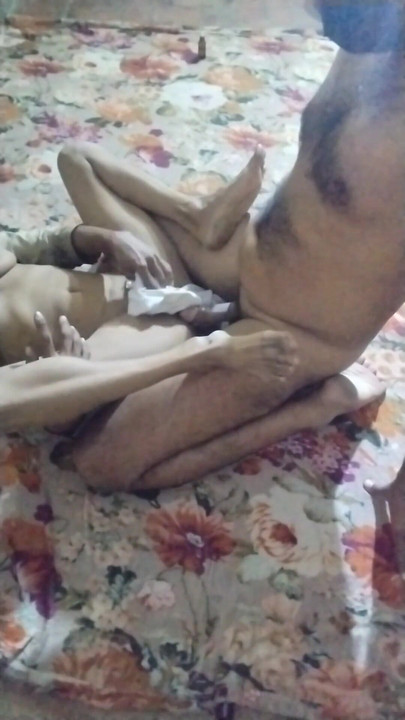 再びネハ・シャルマ k room mn aagai | クリップ 1