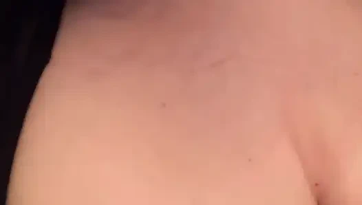 Azgın üvey anne mastürbasyon yaparken üvey oğlu onu filme çekiyor