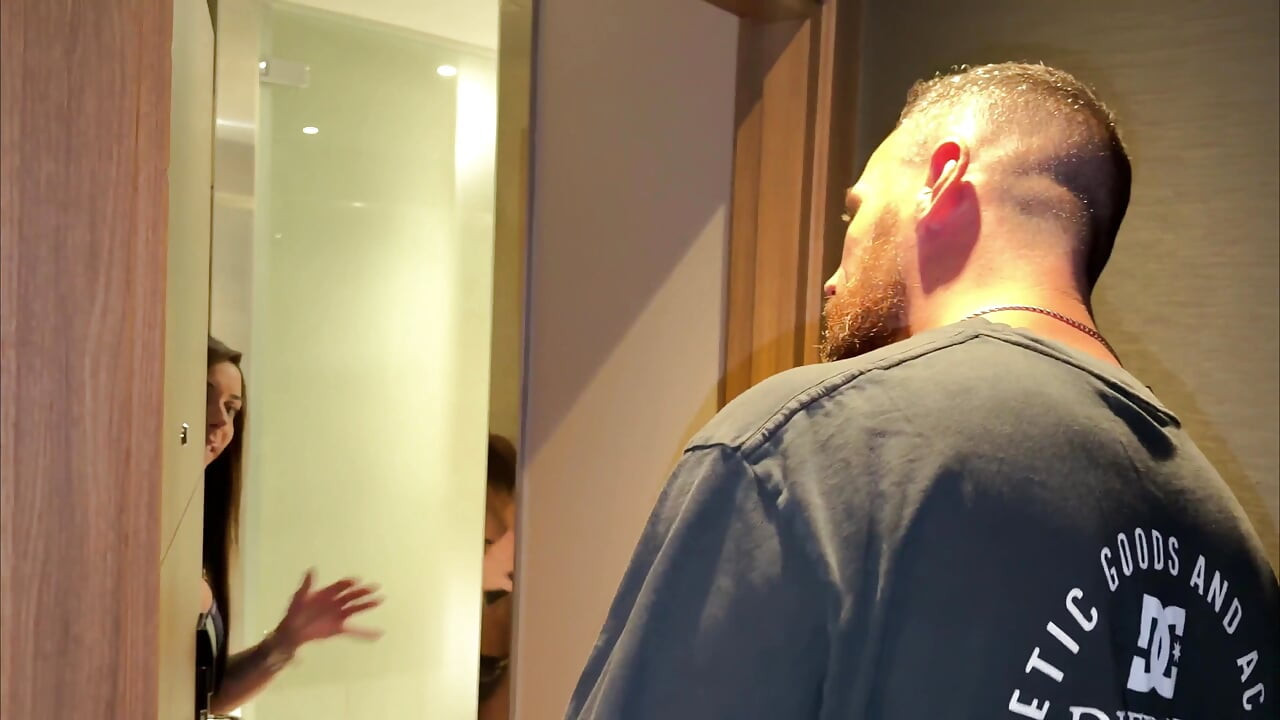 Anal, Squirting & Creampie! by the Delivery Guy - Luiza Marcato & Hume Love