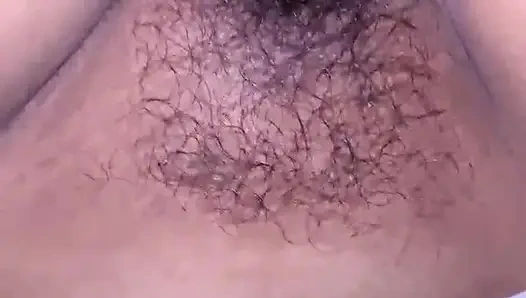 memek tembem ibu muda asia yang berbulu