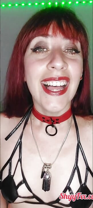 Shyyfxx היא החשפנית והזונה האהובה על איש עסקים - משחק תפקידים JOI
