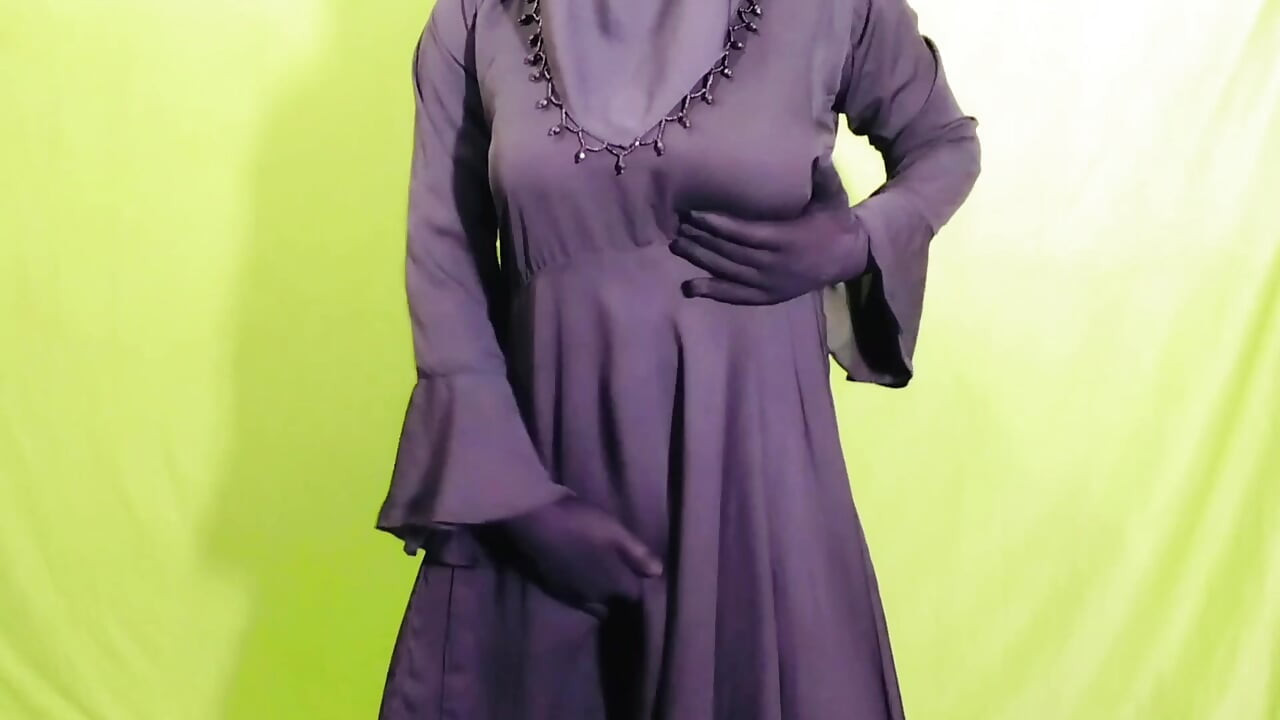 インドの美しいヒジャブのムスリムカップルがセックスに飢えています