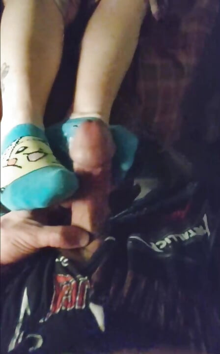 Footjob stoking buku lali seksi – footjob stoking &amp; hello kitty melancap