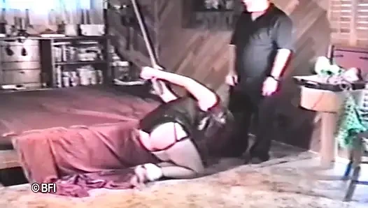 Связанная домохозяйка