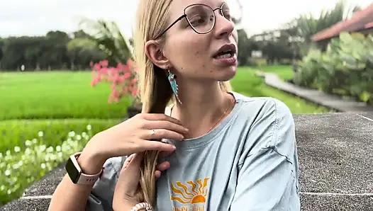 Wie eine KI-freundin dir helfen kann (oder dich brechen)