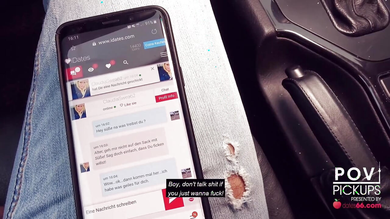 Tysk blond babe kjører naken gjennom byen + offentlig knull