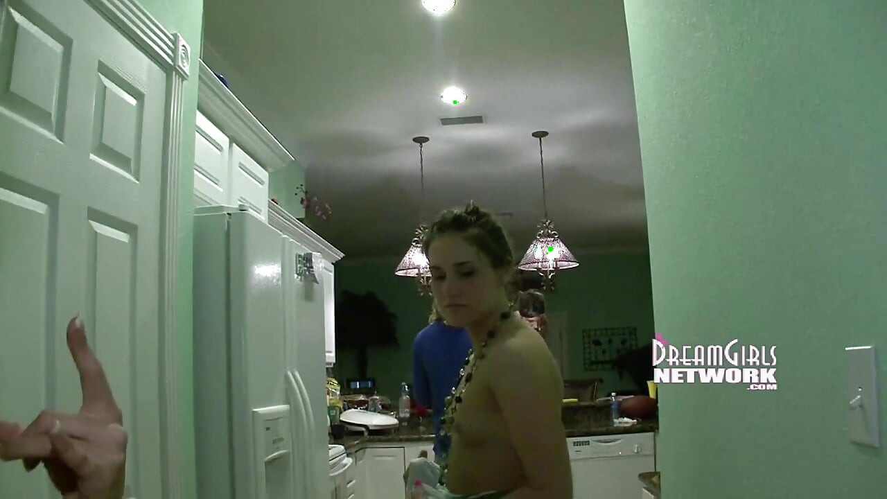 Beach house party girls