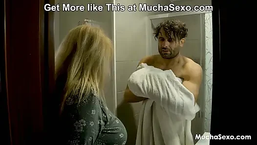 Kepergok lagi mandi sama mamacita spanyol semok di muchasexo