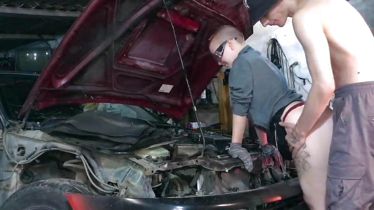 Sexy Mechanic Vilu Vidish Gets Pounded Toyota Ae101