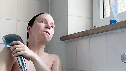 Anda datang kepada saya di bak mandi