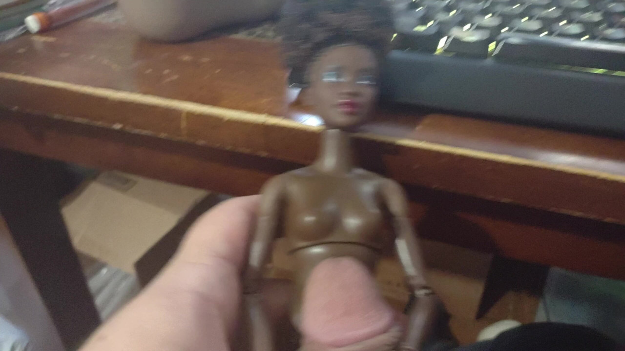 Primeiro upload para sempre? HORA DA BONECA!