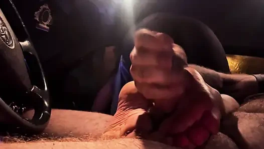 Горячая рыжая дает большой белый член лучшая подошва с огромной спермой на подошвах.