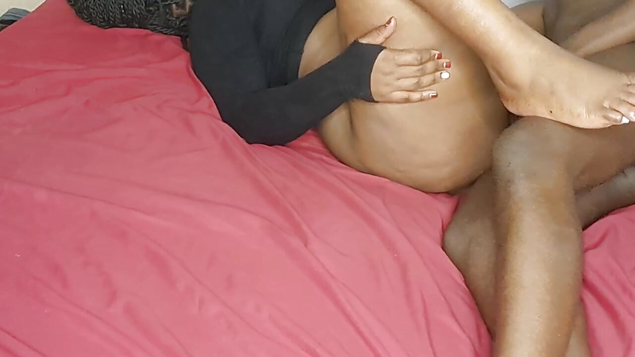 אני מזיין את החבר שלי לכיתה כל כך חזק שזה כמו עונש