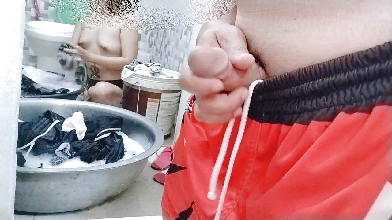 섹스에 호기심 많은 음란한 의붓딸과 새아빠에게 따먹히는 음란한 배다른 딸