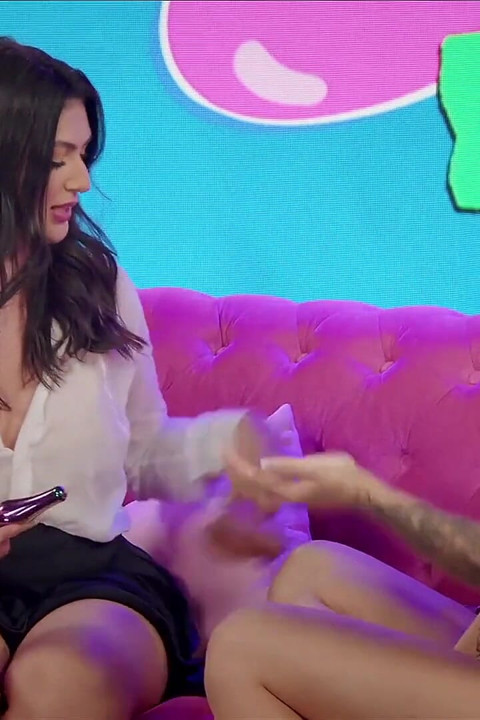 Testing Sex Toys in the Brunette's Pussy and Ass
