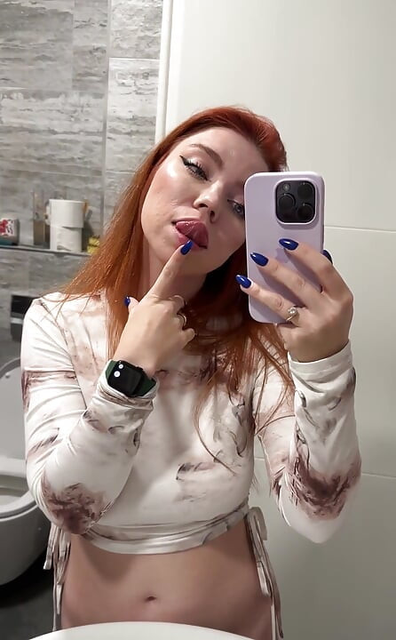 Olen paha paha tyttö kuvaamassa itseäni
