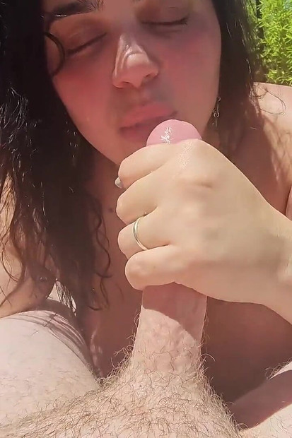 Found a Latina MILF Sunbathing and Had to Cum on Her Tits