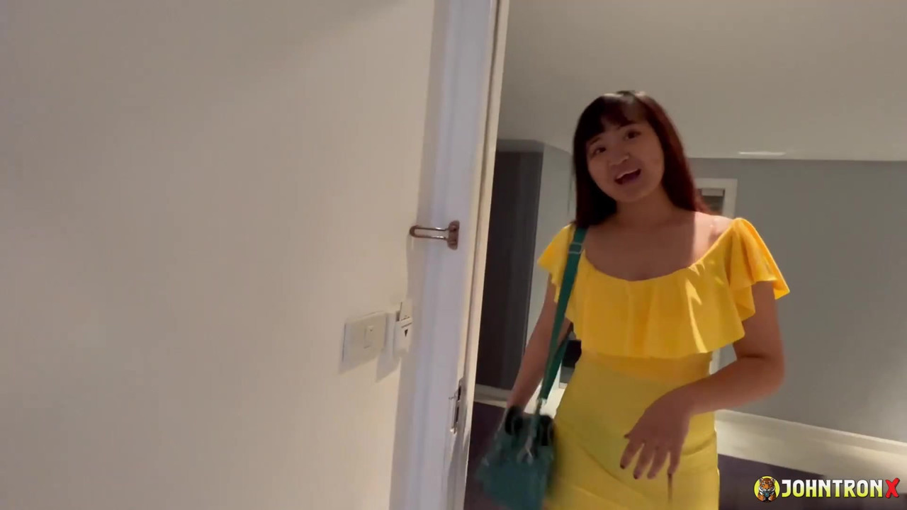 JohnTronX - 素晴らしい体を持つタイ人女性とのスピーディーなPOVセックス