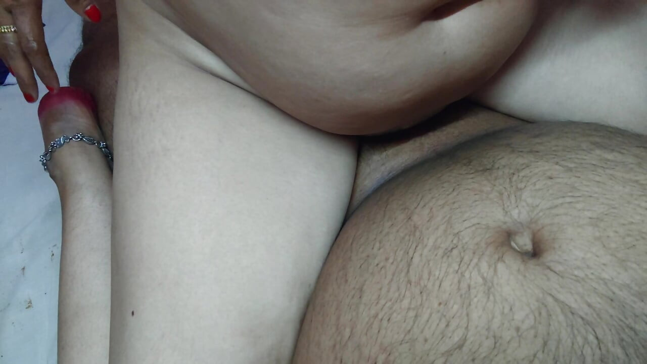 Fucked the maid when she came to work at home, both of them enjoyed the fucking to the fullest