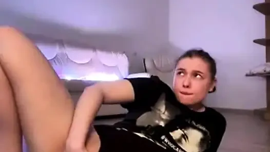 Amına yumruk sokma yakın çekim ve jucielussie ile yağlı memeler gösterisi