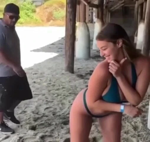 TIK TOK BIG TITTY BABE