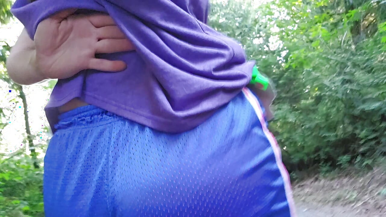 Nerdy Faery Pees Indoors and Outdoors