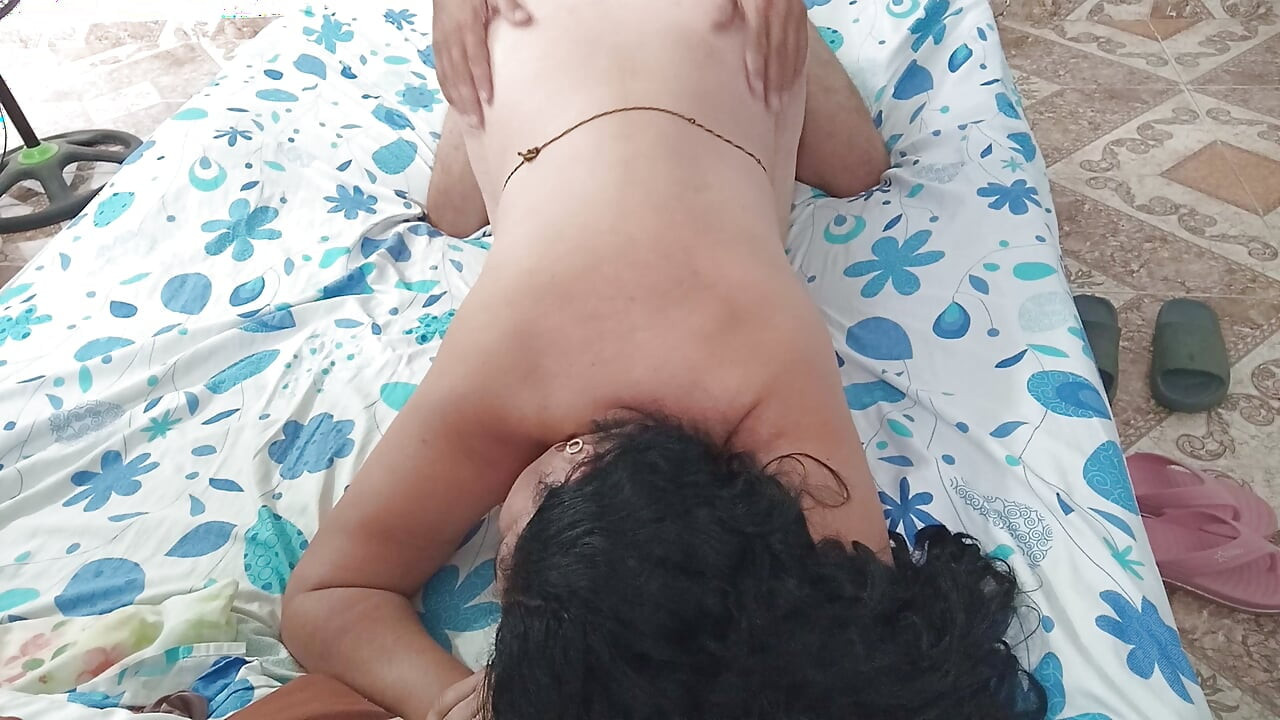 Cewek gemuk yang imut lagi asik ngentot sama rich