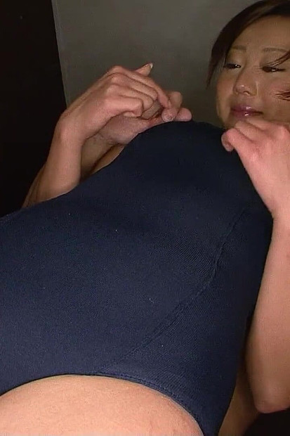 Step Brother Secretly Makes Uncensored Japan Pussy Yuu Shiraishi Squirt in the Bathroom