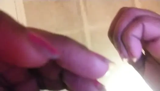 Tırnaklarımdaki ojeden kurtulmaya çalışıyorum ama ilk bölümde başarısız mı?
