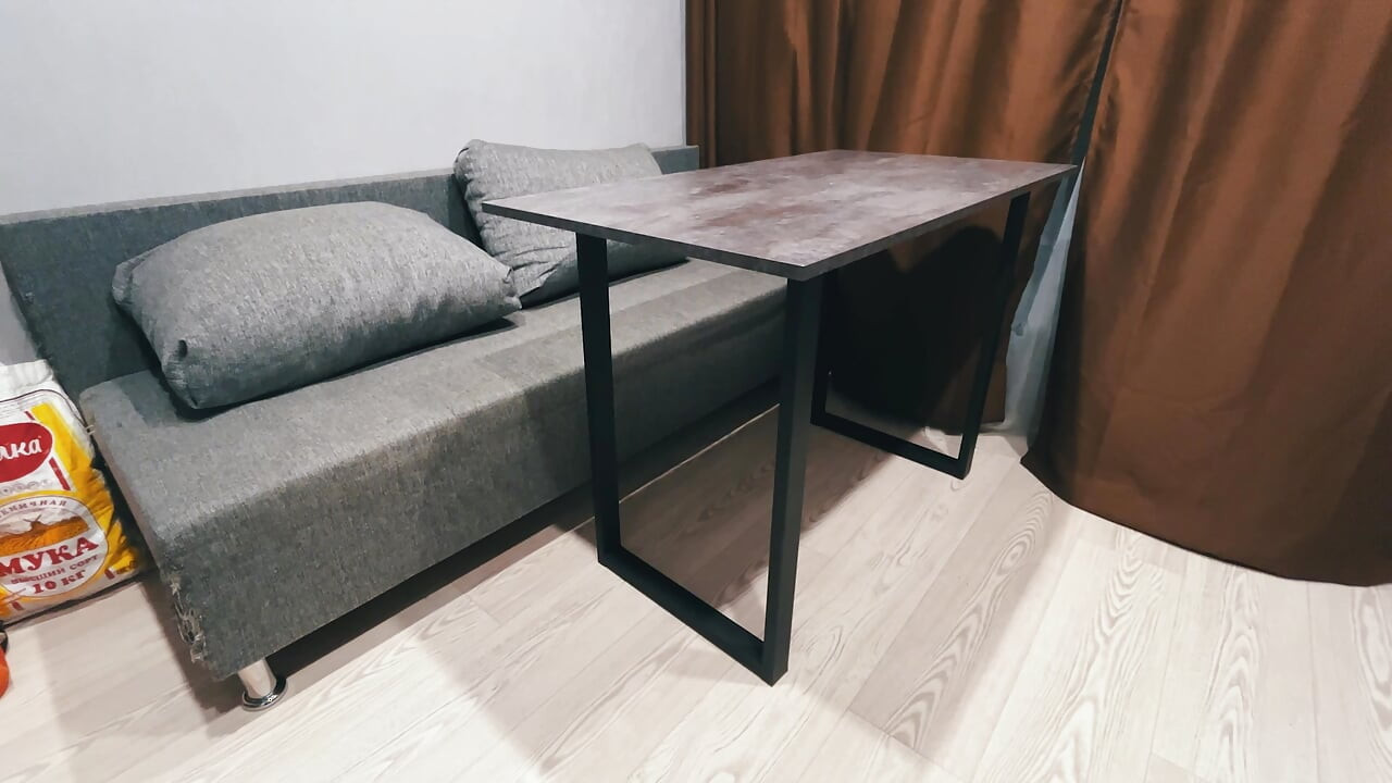 The police do not move. Com did not come, cop