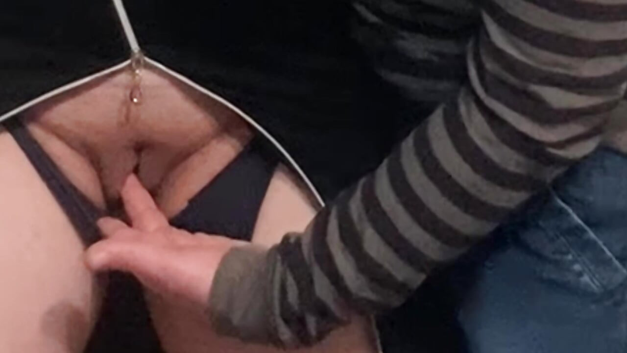 Omg!!! Nieznajomy w zatłoczonym metrze - palcowania cipki