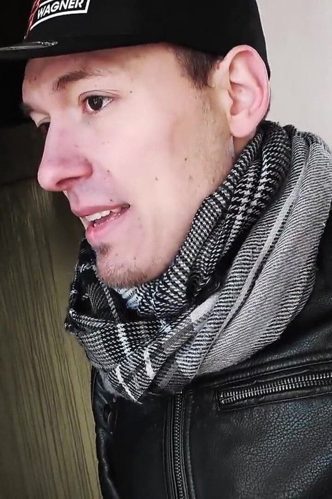 Andy banker kyllinger i de ødelagte blokkene!