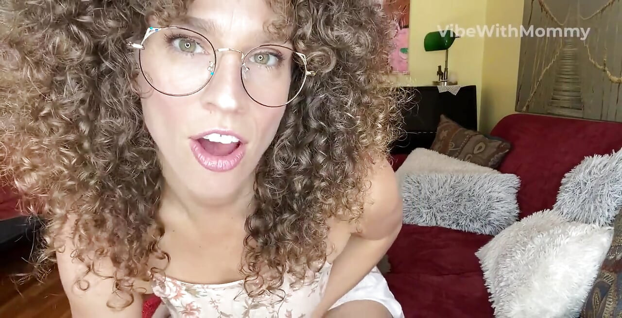 Ibu tiri joi arahan seks maya sebenar ibu tiri suka mengajar anda cara menyentuh zakar awak!