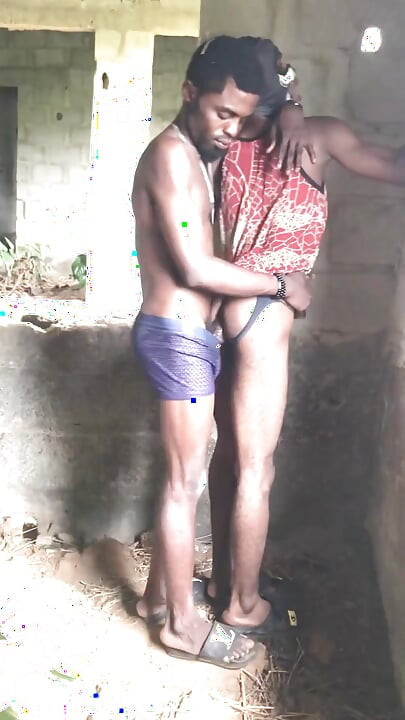 Outdoor Sex Inside an Uncompleted House with a Top That Has Huge Dick