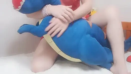 Pantat dan memek sempurna menunggangi dinosour begitu imut seksi