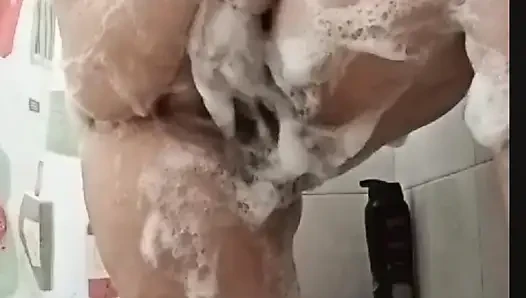 Girl masturbates in the shower