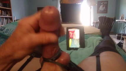 Jugando con otro video de sexo de amigos