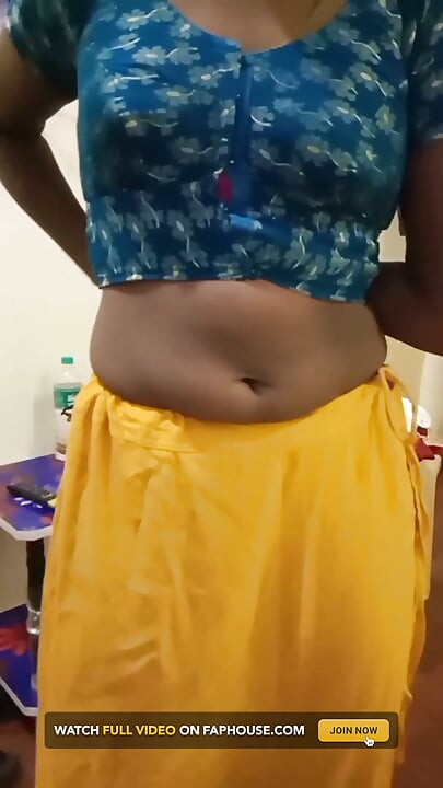 호텔에서 핑크 브라 사리 배꼽 쇼에서 괴롭히는 타밀 바람난 마누라! 인도 핫와이프