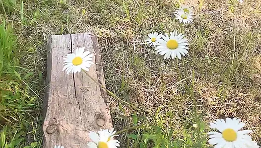 piss pinkeln hana vor dem garten