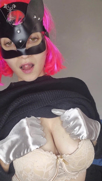 Bekijk mijn gepassioneerde zelfplezier met een poesjesmasker en grote tieten