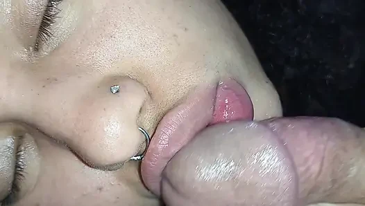 CREAMPIE IN THE MOUTH THIRSTY FOR CUM, SPURTING MILK FOR A BITCH