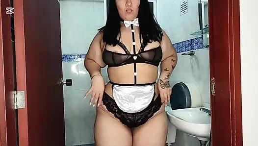 Seksi kostümlü tombul, azgın komşu tarafından sevişiyor