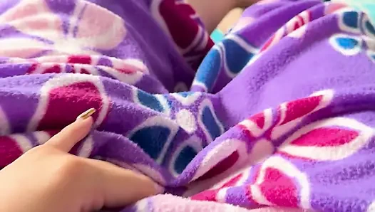 Beautiful Gitl Masturbating