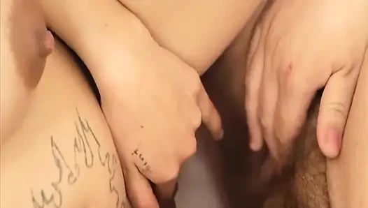 Lesbian hamil mendapat vaginanya dijilat