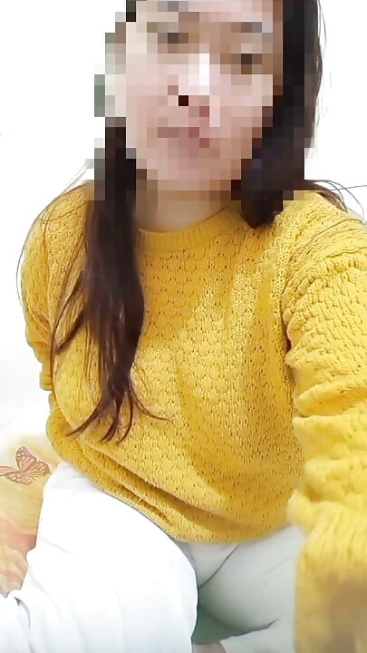 Girl playing with her own pussy until it's over??