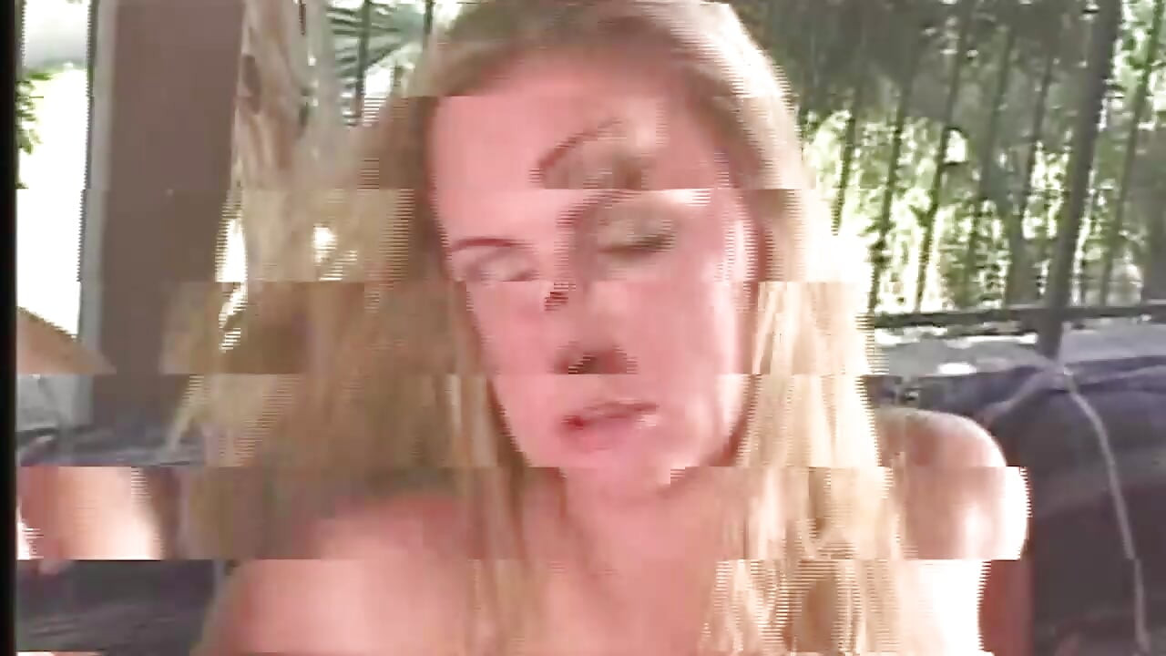 Heiße Blondine Ins Gesicht Gespritzt